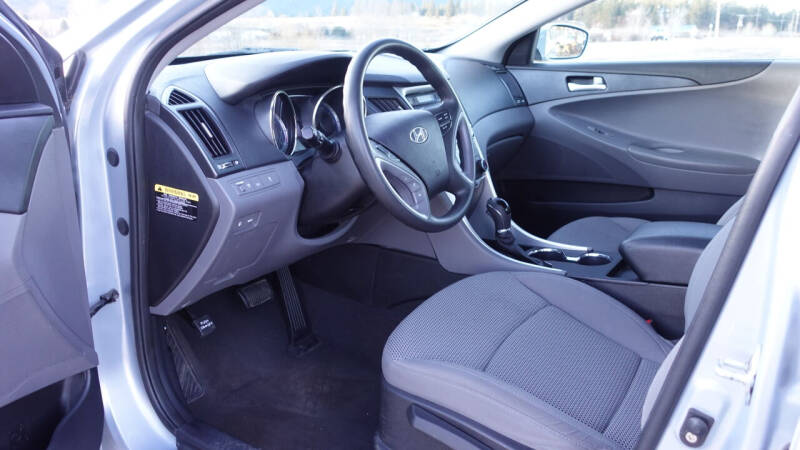 2011 Hyundai Sonata GLS photo 2