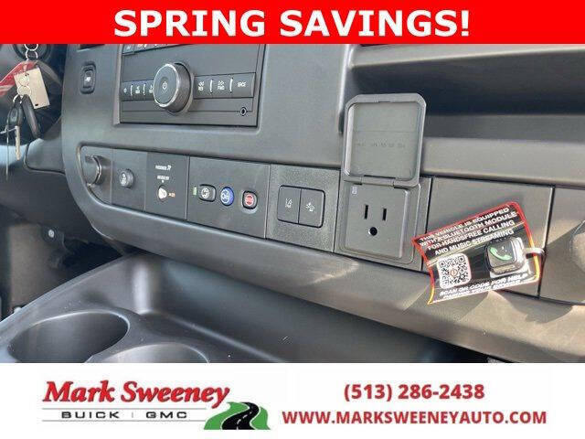2025 GMC Savana 2500
