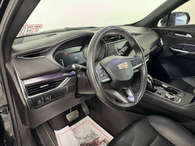 2023 Cadillac XT4 Luxury