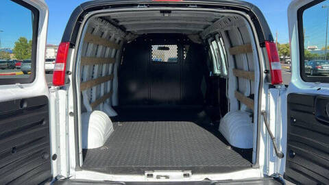 2023 Chevrolet Express 2500