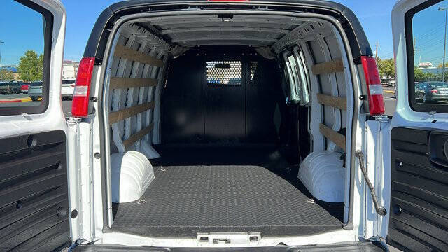 2023 Chevrolet Express 2500