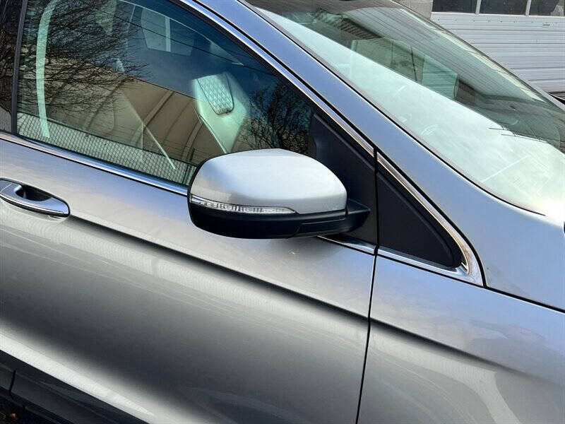 2024 Ford Edge Titanium