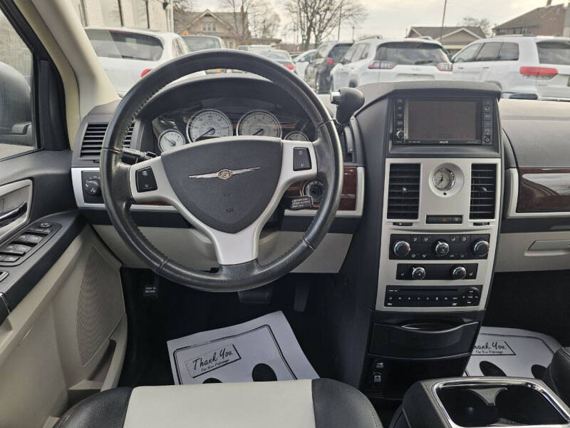 2010 Chrysler Town and Country Touring Plus