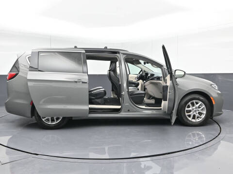 2022 Chrysler Pacifica Touring L
