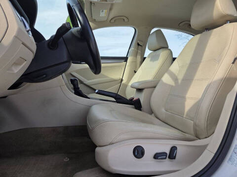 2015 Volkswagen Passat 1.8T Limited Edition