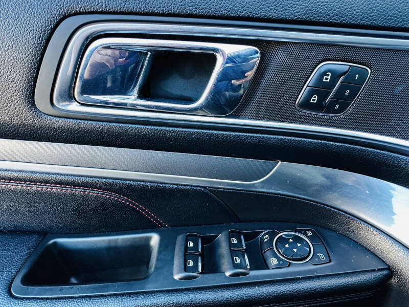 2016 Ford Explorer Sport