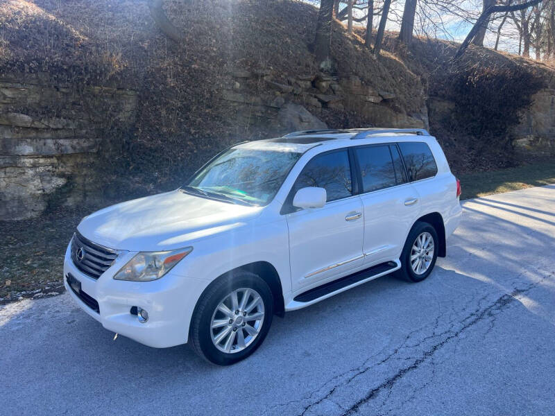 2008 Lexus LX 570 for sale at Bogie's Motors in Saint Louis MO