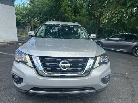 2019 Nissan Pathfinder for sale at FIRST CLASS AUTO in Arlington VA