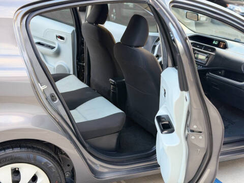 2014 Toyota Prius c Two