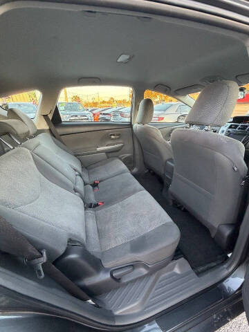 2014 Toyota Prius v Five