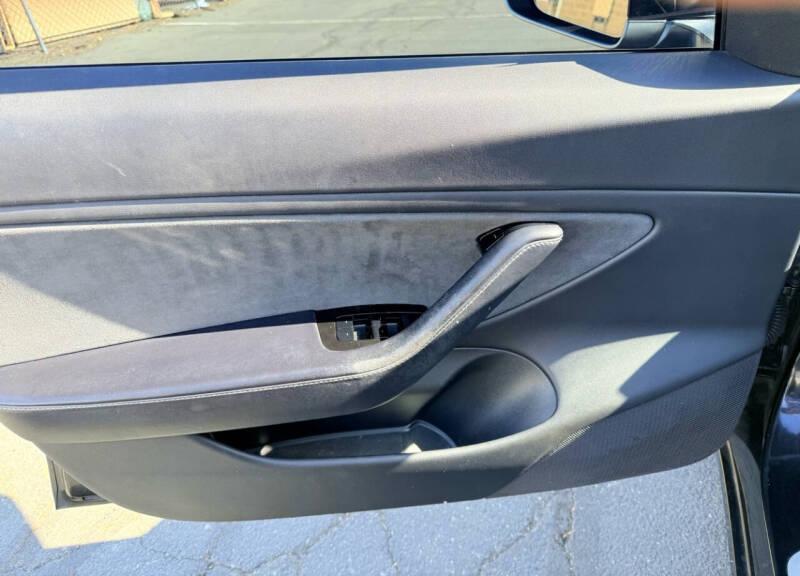 2018 Tesla Model 3 Long Range photo 13