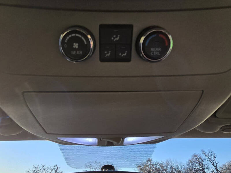 2012 Nissan Armada SV