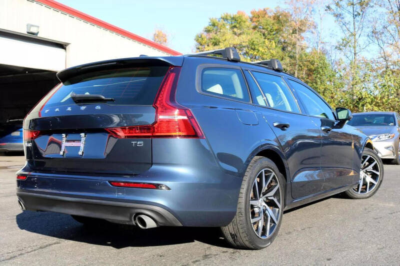 2020 Volvo V60 T5 Momentum