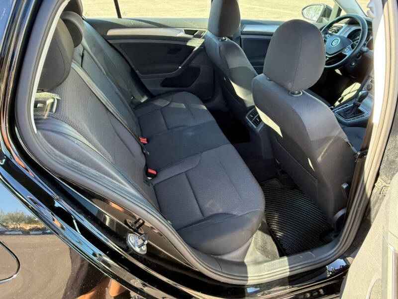 2016 Volkswagen Golf TSI S