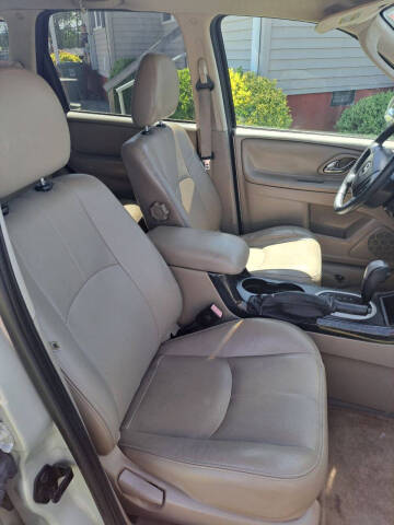 2005 Mazda Tribute s