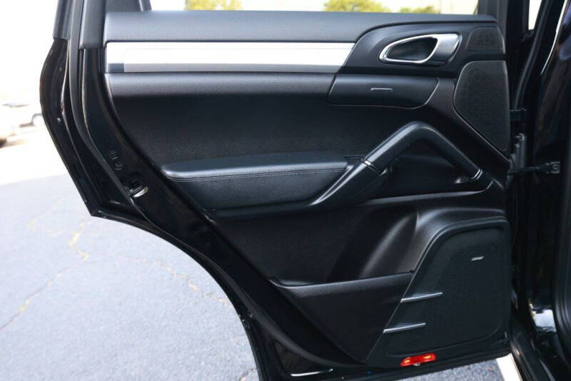 2013 Porsche Cayenne GTS