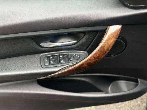 2014 BMW 3 Series 320i