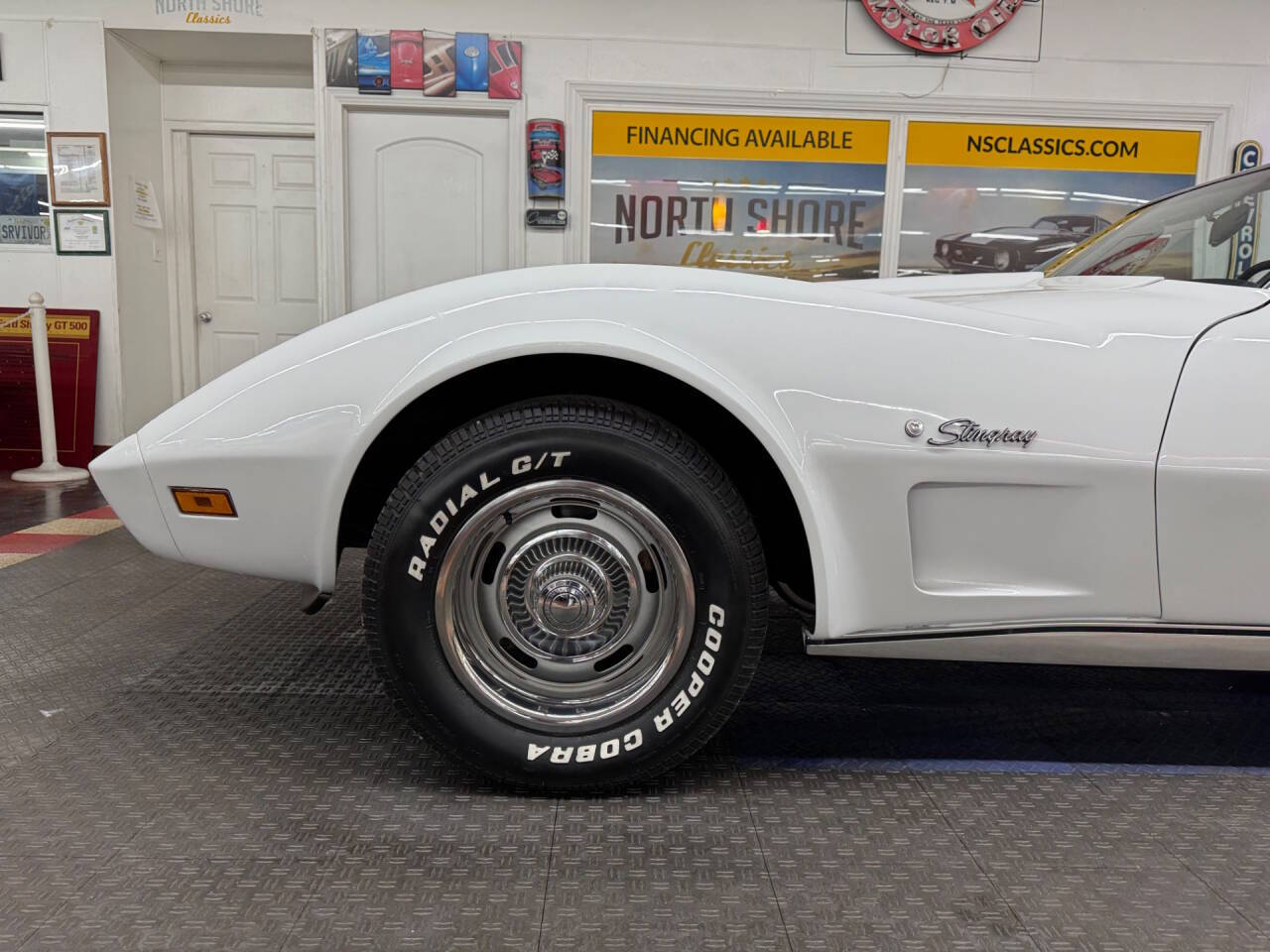 1975 Chevrolet Corvette 25
