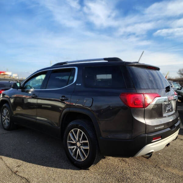 2017 GMC Acadia SLE-2