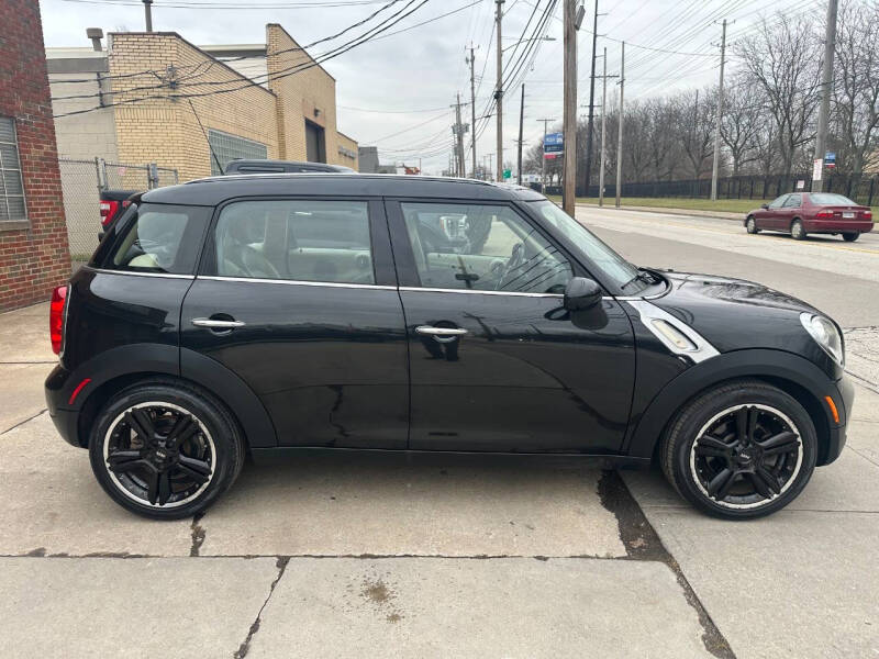 2011 MINI Countryman Countryman photo 9