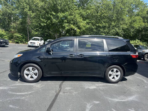 2016 Toyota Sienna LE 8-Passenger