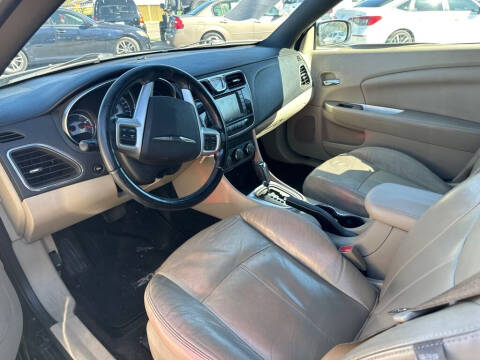 2011 Chrysler 200 Limited