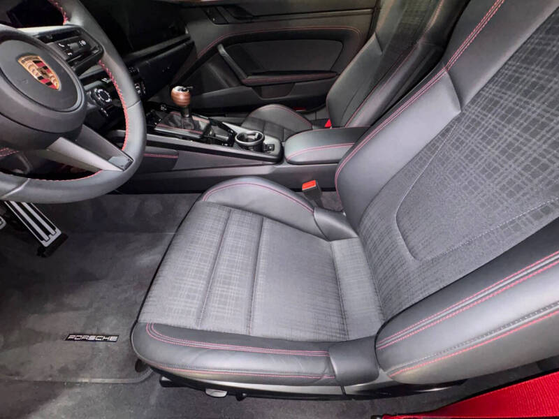2025 Porsche 911 Carrera T