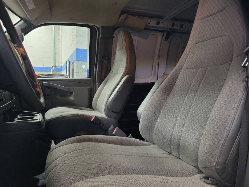 2017 GMC Savana 2500