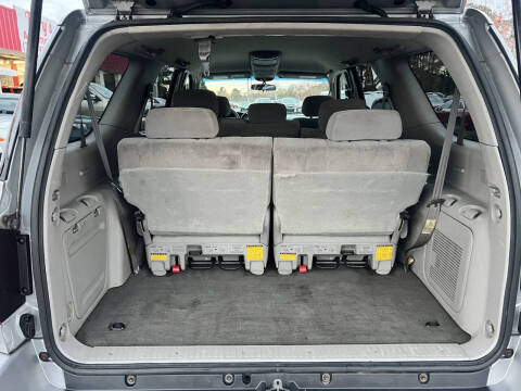 2003 Toyota Sequoia SR5