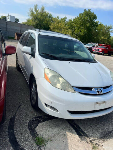 2006 Toyota Sienna for sale at BEAR CREEK AUTO SALES in Spring Valley MN