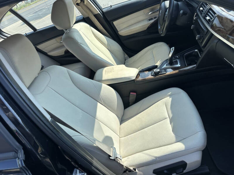 2015 BMW 3 Series 320i