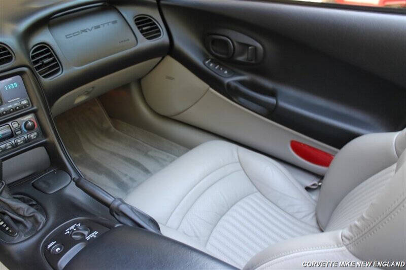 2002 Chevrolet Corvette 31