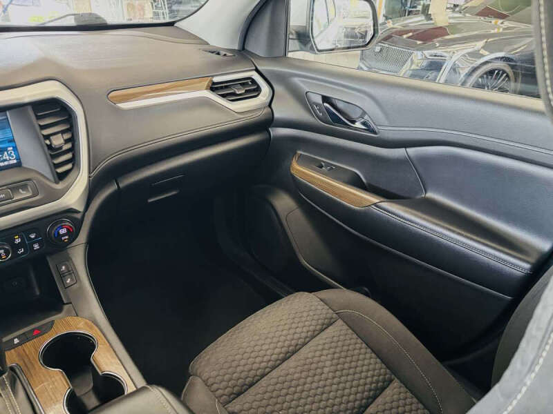 2019 GMC Acadia SLE-2