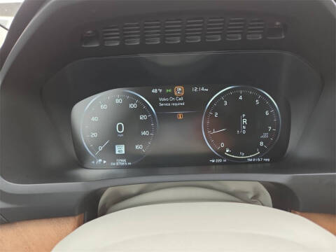 2021 Volvo XC90 T6 Momentum 7-Passenger