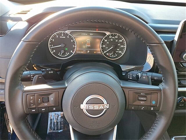 2025 Nissan Pathfinder SV