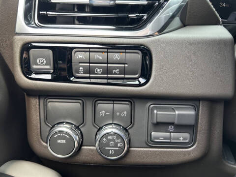 2025 GMC Yukon Elevation