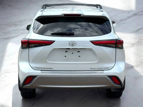 2022 Toyota Highlander Platinum