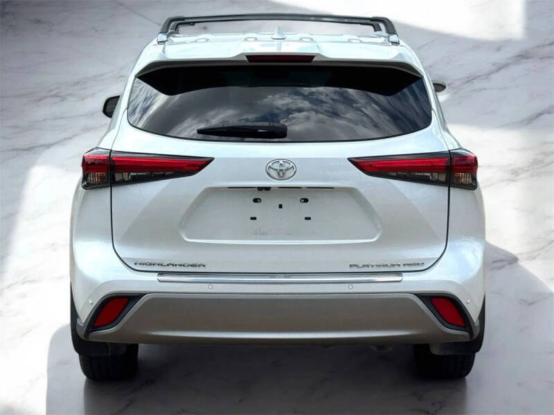 2022 Toyota Highlander Platinum