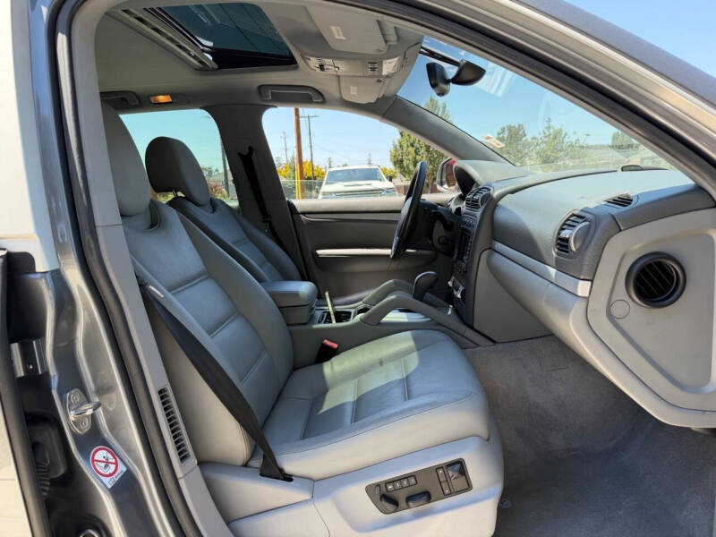 2004 Porsche Cayenne S
