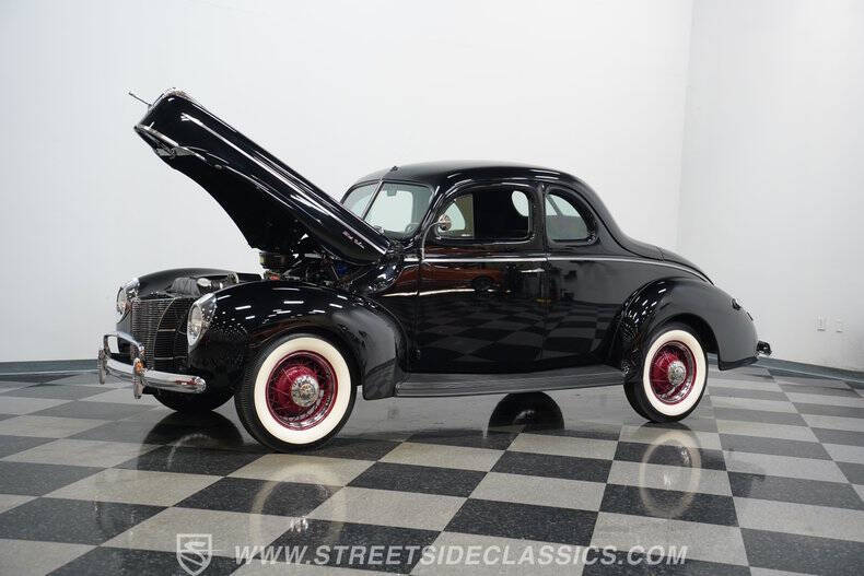 1940 Ford Deluxe