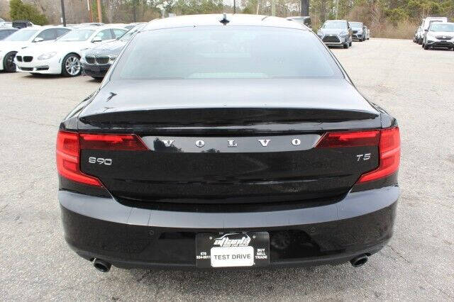 2018 Volvo S90 T5 Momentum