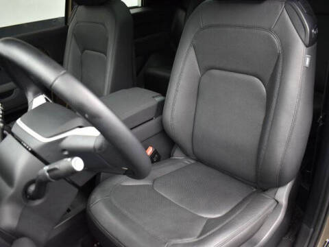 2023 Land Rover Defender 90 SE