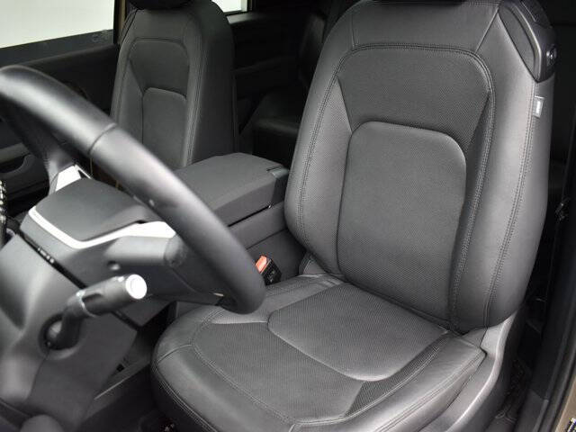 2023 Land Rover Defender 90 SE