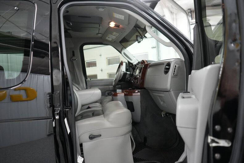 2013 Ford E-Series E-350 SD