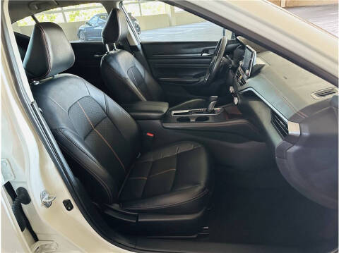 2022 Nissan Altima 2.5 SR