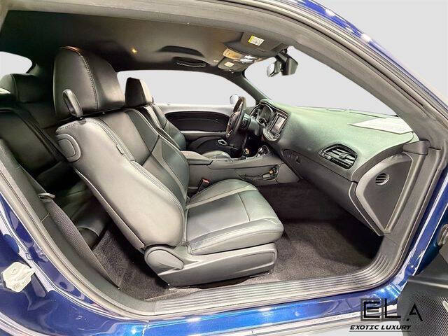 2017 Dodge Challenger SXT