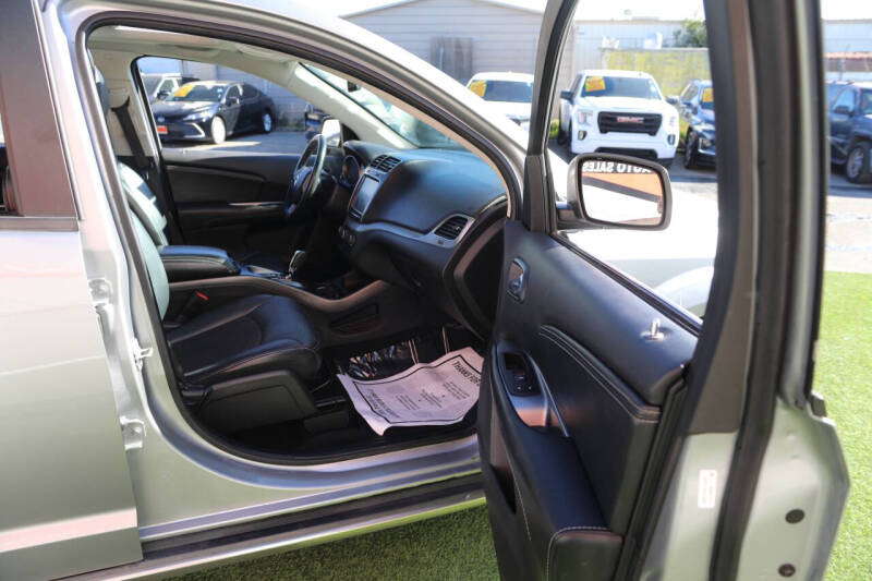 2020 Dodge Journey Crossroad