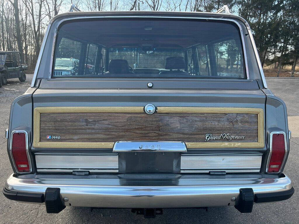 1989 Jeep Grand Wagoneer 5