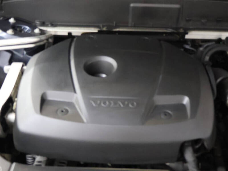 2020 Volvo XC90 T5 Momentum