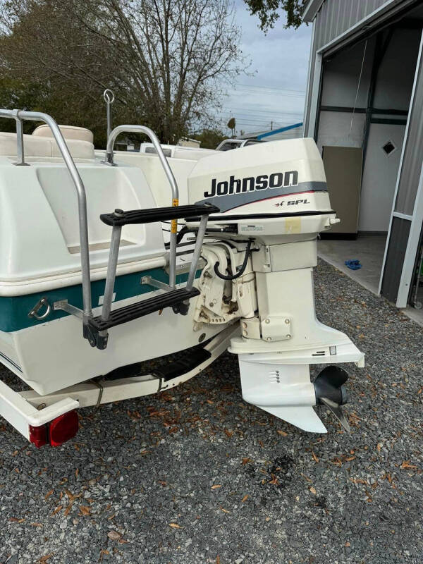 1997 Hurricane SunDeck Sport 185 OB